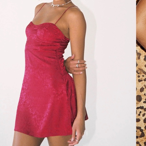 Princess Polly Red Mini Dress with Subtle Floral Design, Size 8 - Picture 1 of 5